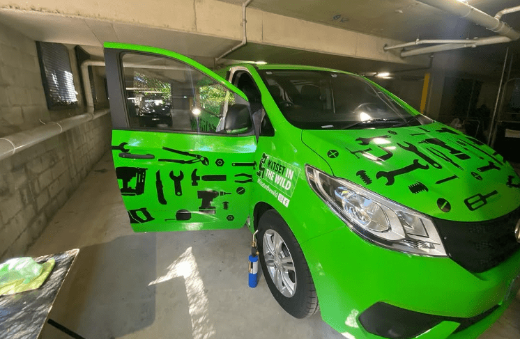 How to Repair Peeling Paint on a Car