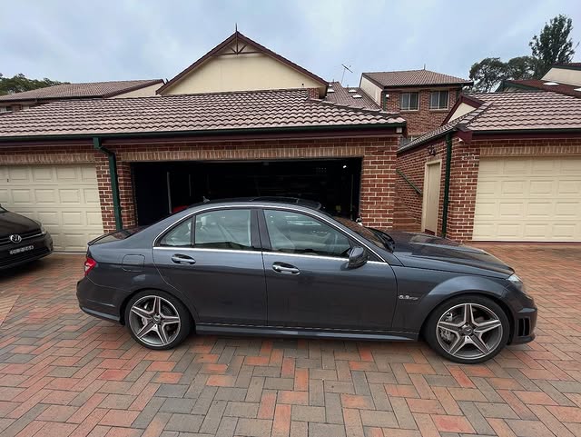 Car Tint Film Installation Services in Drummoyn