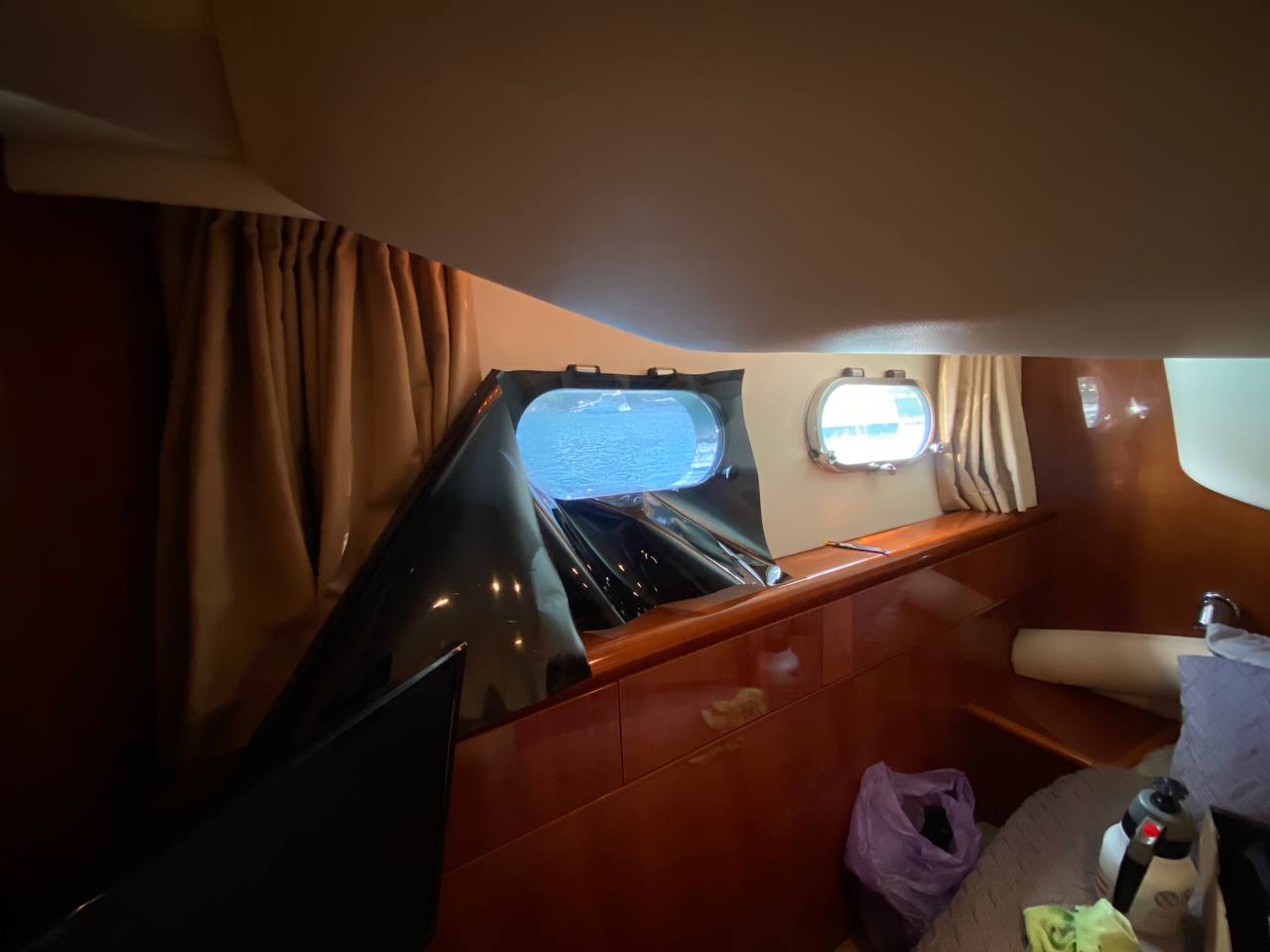 Boat Window Tinting Rhodes – Protect Against UV & Keep Your Cabin Cool